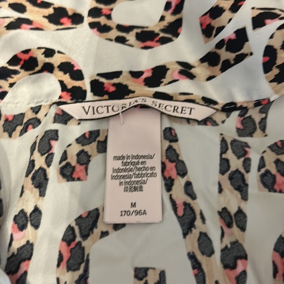Victoria Secret silk pajamas - Picture 5 of 6